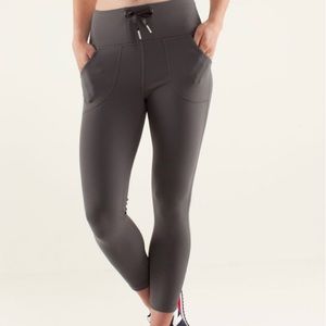 Lululemon Size 6 Skinny Will Crops